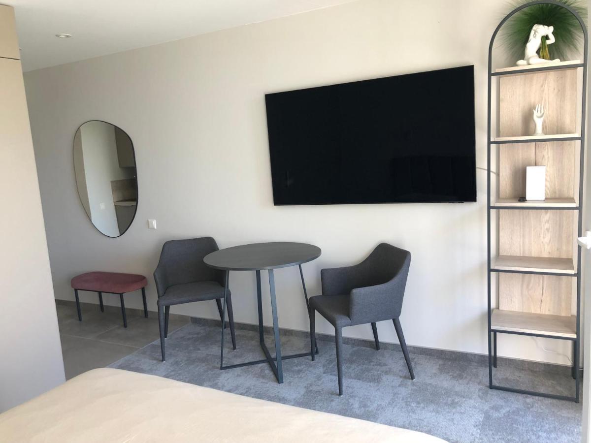 Studio Modern Sventoji Luaran gambar
